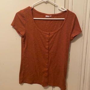 Gap button t shirt